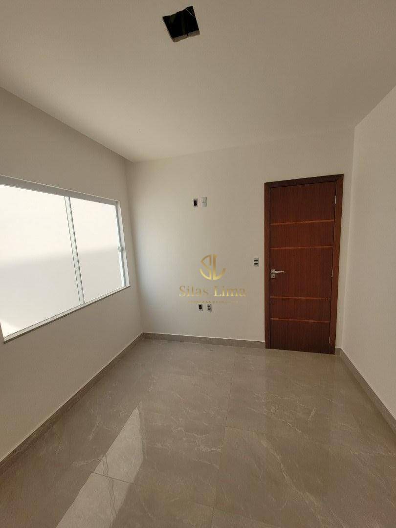 Casa à venda com 4 quartos, 210m² - Foto 14