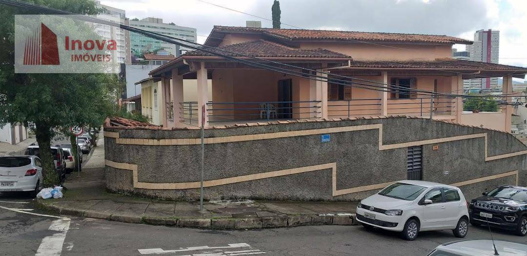 Casa à venda com 4 quartos, 400m² - Foto 2