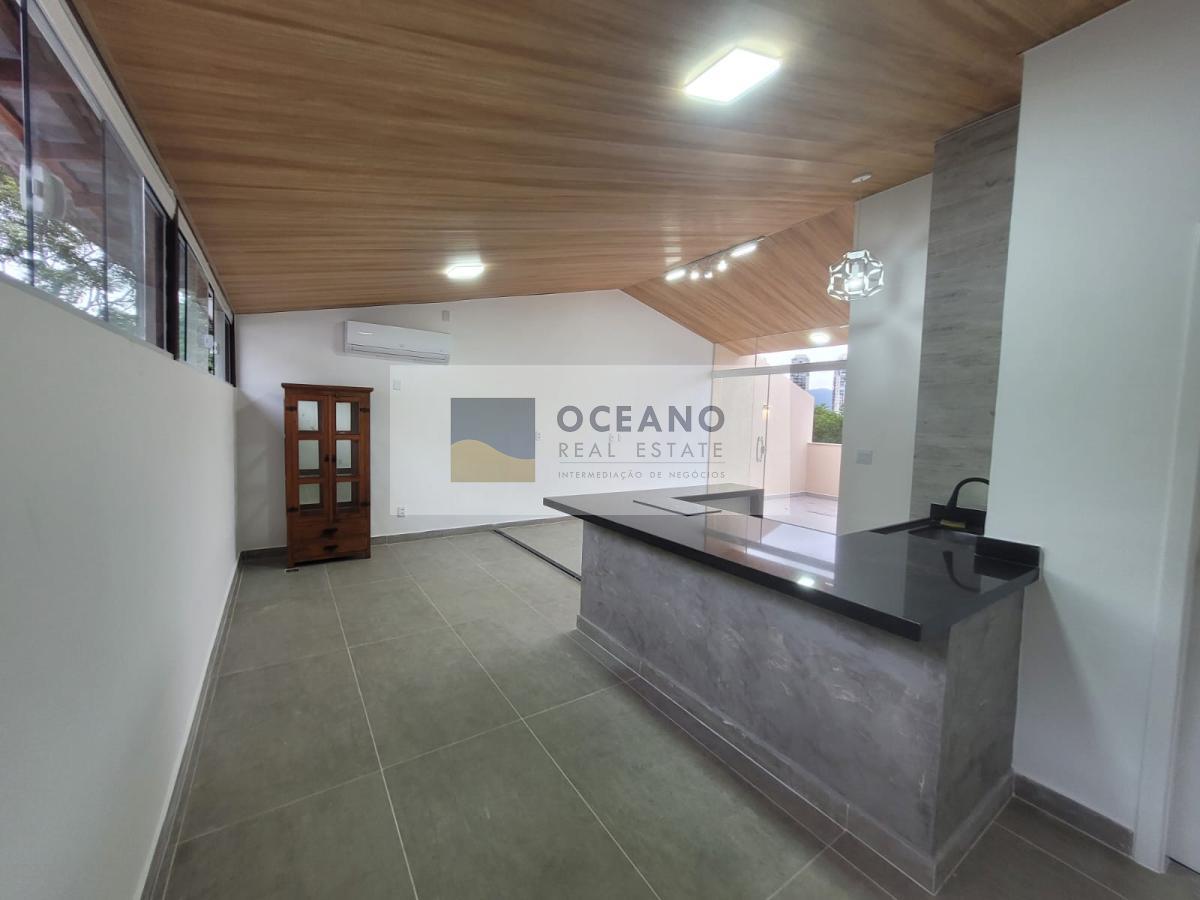 Casa de Condomínio à venda com 5 quartos, 226m² - Foto 1