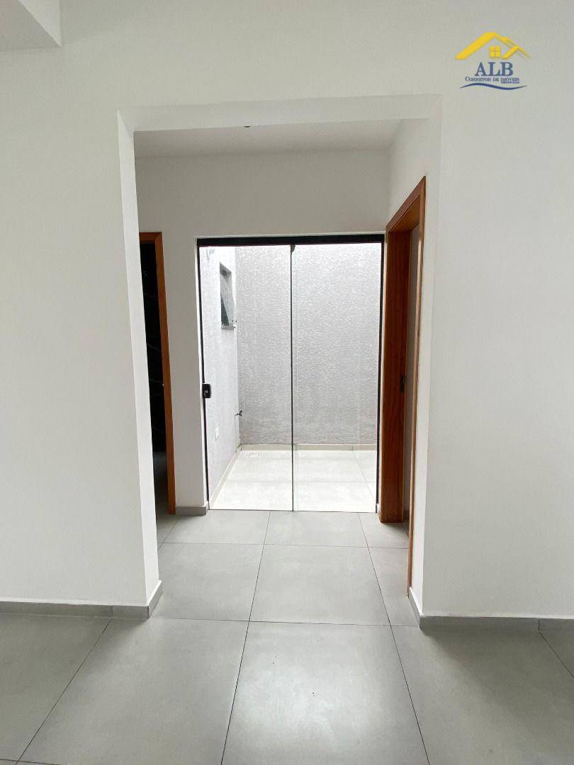 Casa à venda com 3 quartos, 70m² - Foto 13