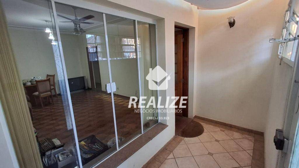 Casa à venda com 3 quartos, 171m² - Foto 1