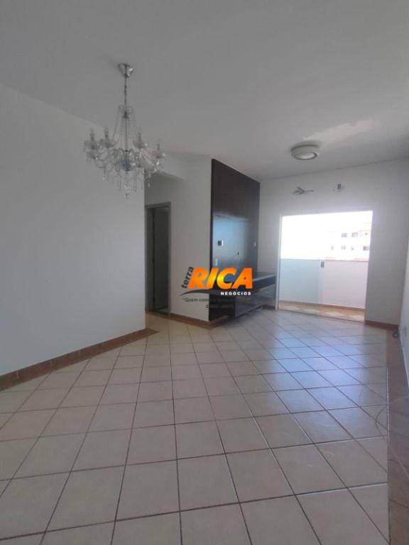 Apartamento para alugar com 2 quartos, 67m² - Foto 2