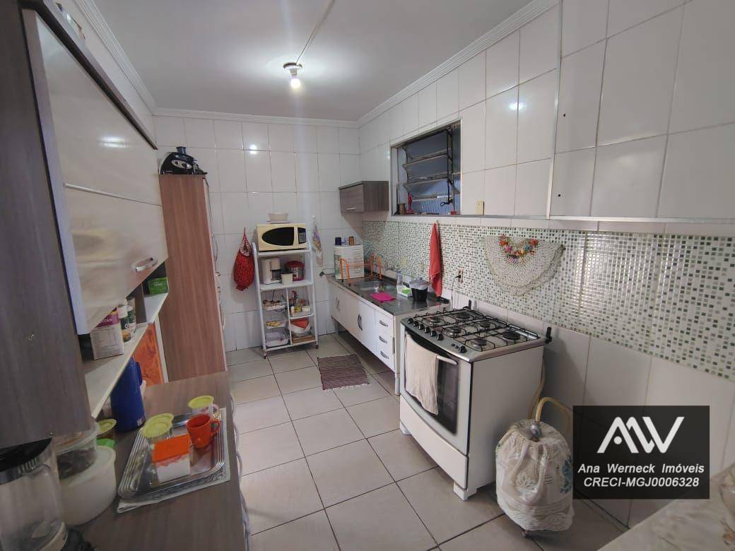 Casa à venda com 8 quartos, 220m² - Foto 17