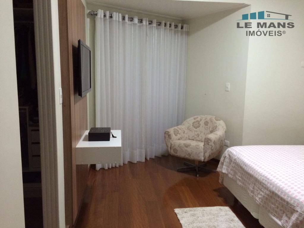 Apartamento à venda com 3 quartos, 140m² - Foto 11