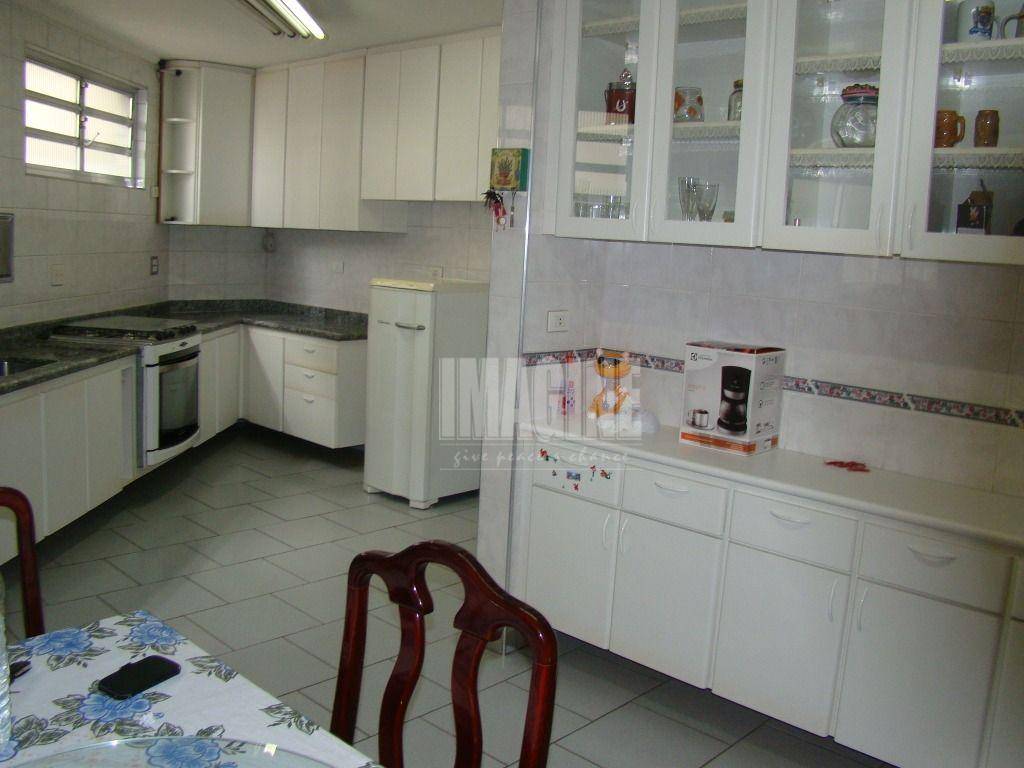 Apartamento à venda com 3 quartos, 235m² - Foto 22