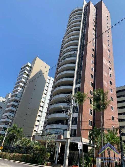 Apartamento à venda com 4 quartos, 253m² - Foto 2