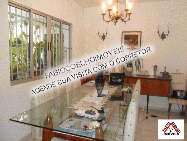 Casa à venda com 3 quartos, 250m² - Foto 2