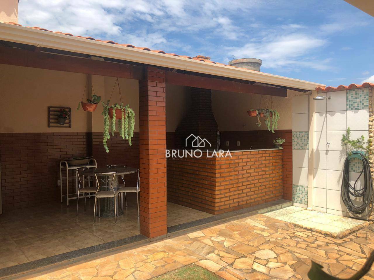 Casa à venda com 4 quartos, 250m² - Foto 25