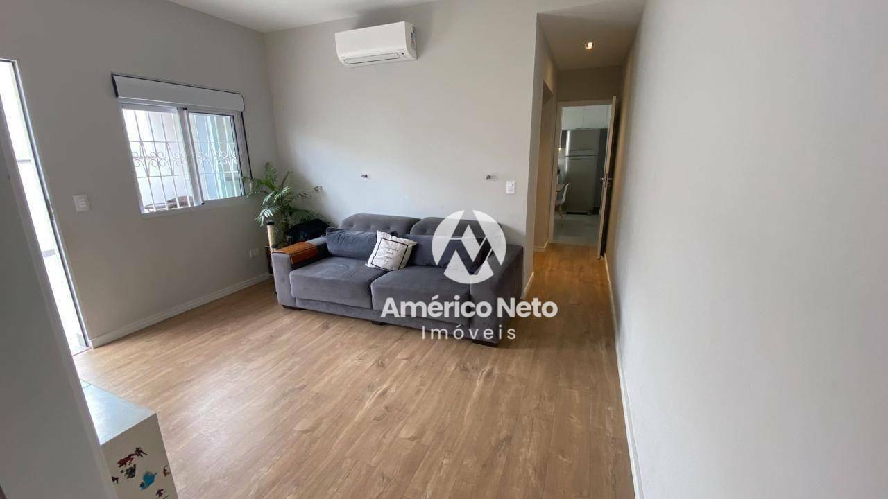 Casa à venda com 2 quartos, 161m² - Foto 2