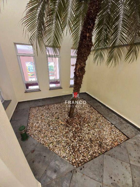 Casa de Condomínio à venda com 3 quartos, 200m² - Foto 13