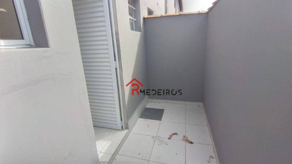 Casa à venda com 2 quartos, 50m² - Foto 17