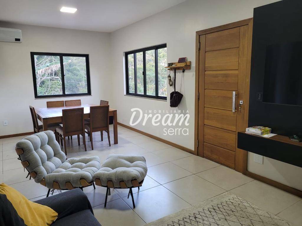 Casa de Condomínio à venda com 3 quartos, 249m² - Foto 2