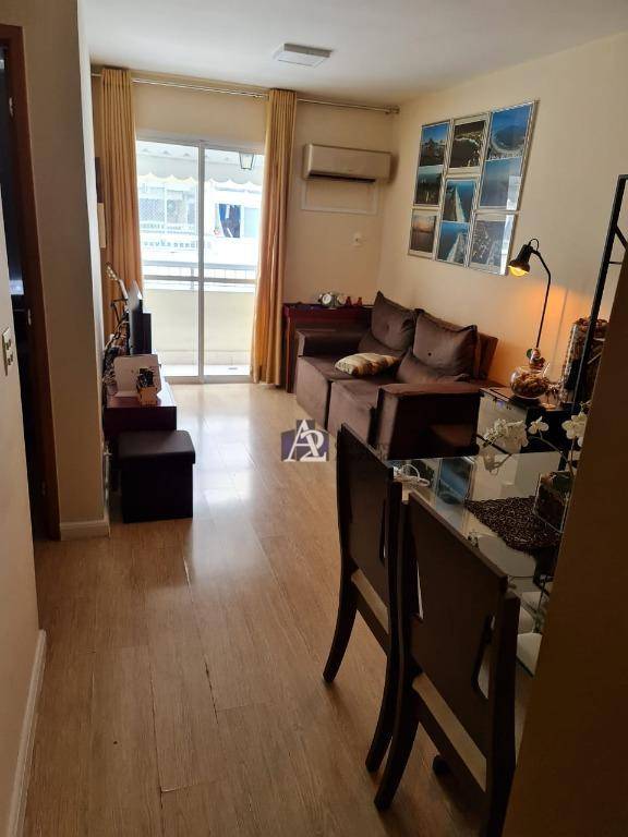 Apartamento à venda com 2 quartos, 60m² - Foto 1