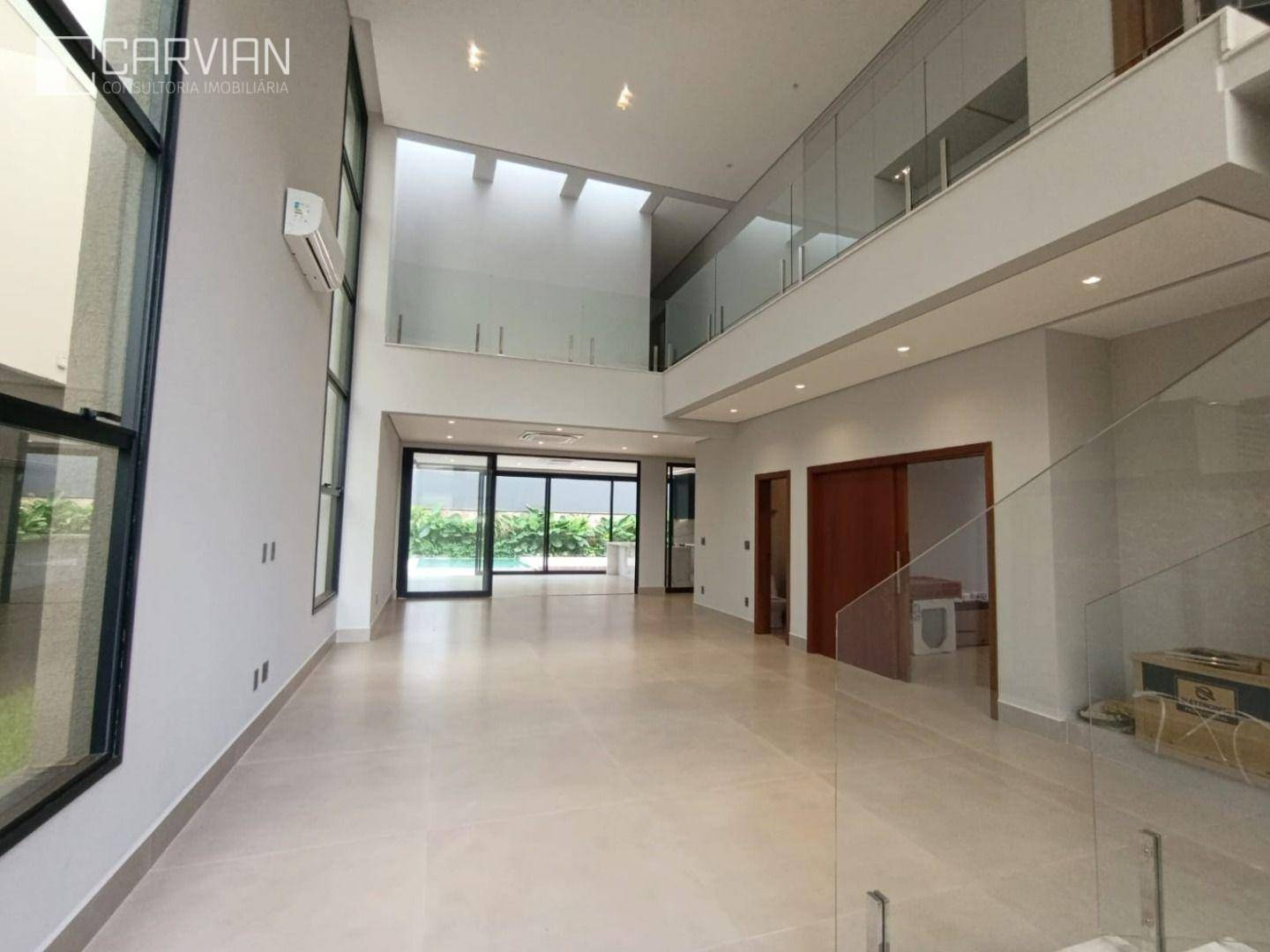 Sobrado à venda com 4 quartos, 364m² - Foto 1