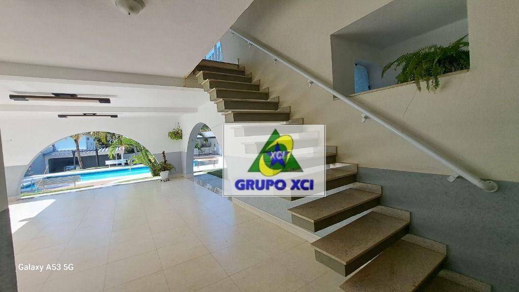 Casa para alugar com 4 quartos, 800m² - Foto 17