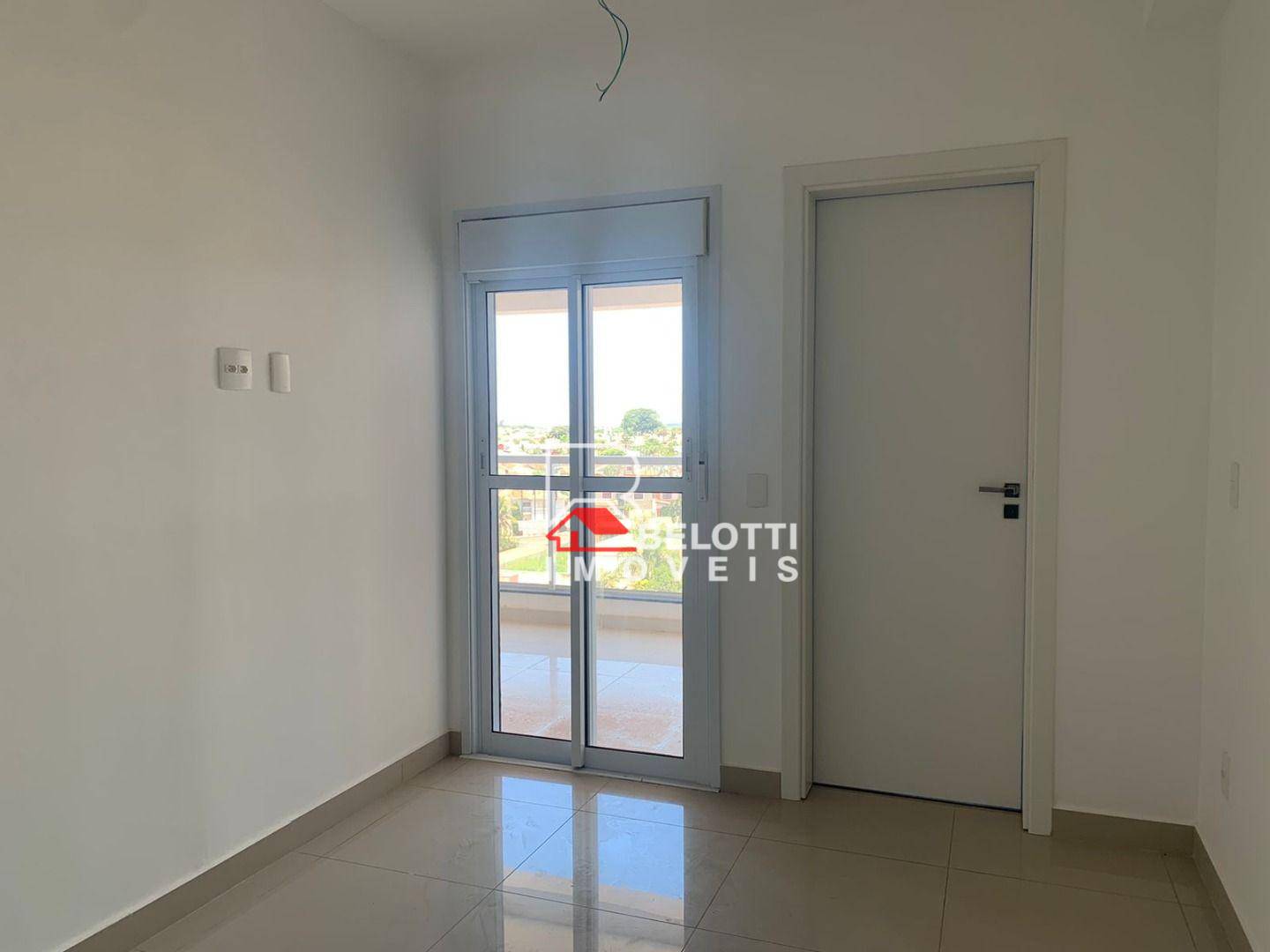 Apartamento para alugar com 4 quartos, 151m² - Foto 4