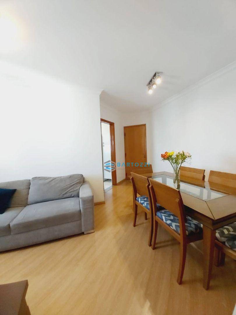 Apartamento à venda com 3 quartos, 60m² - Foto 2