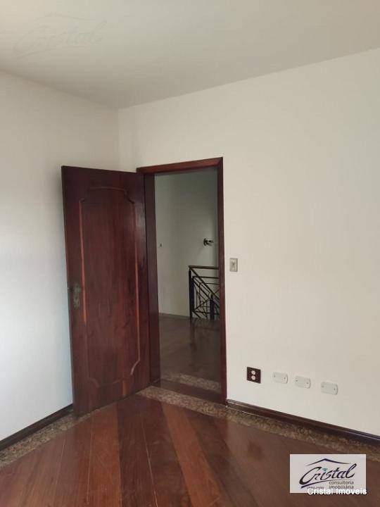 Casa à venda e aluguel com 8 quartos, 270m² - Foto 23