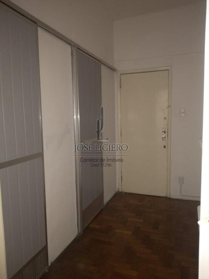 Apartamento à venda com 1 quarto, 45m² - Foto 12