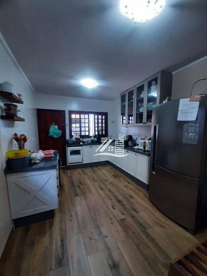 Sobrado à venda com 3 quartos, 212m² - Foto 27