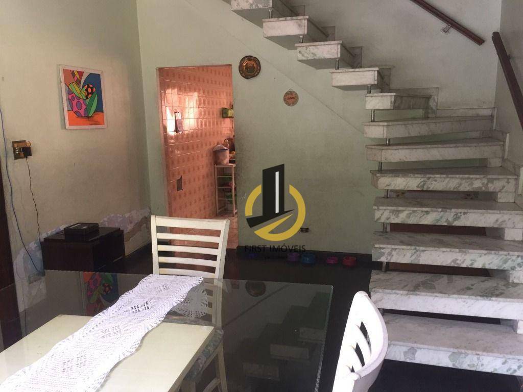 Sobrado à venda com 4 quartos, 240m² - Foto 3