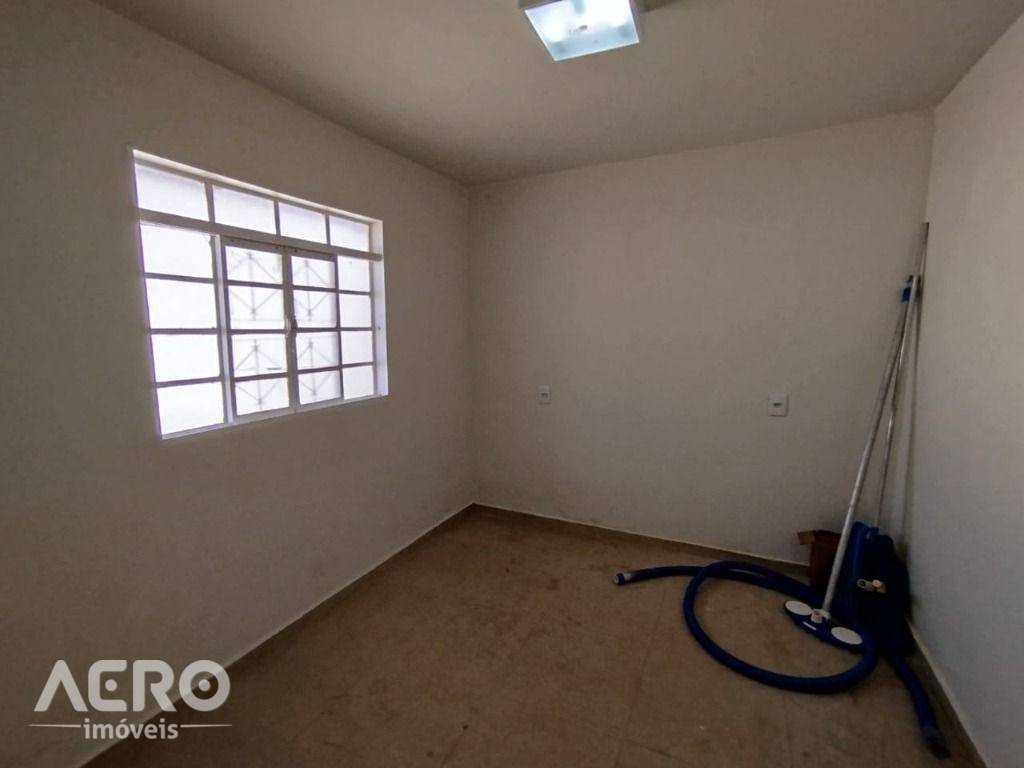 Casa para alugar com 3 quartos, 200m² - Foto 30