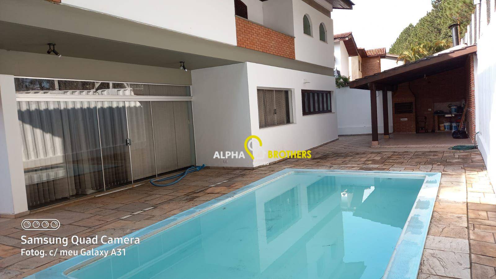 Casa de Condomínio à venda com 3 quartos, 400m² - Foto 2