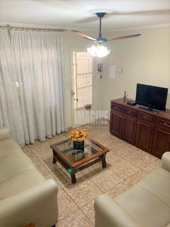 Sobrado à venda com 2 quartos, 100m² - Foto 1