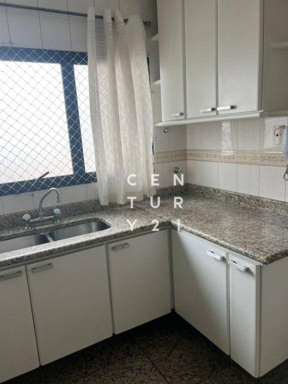 Apartamento para alugar com 3 quartos, 145m² - Foto 4