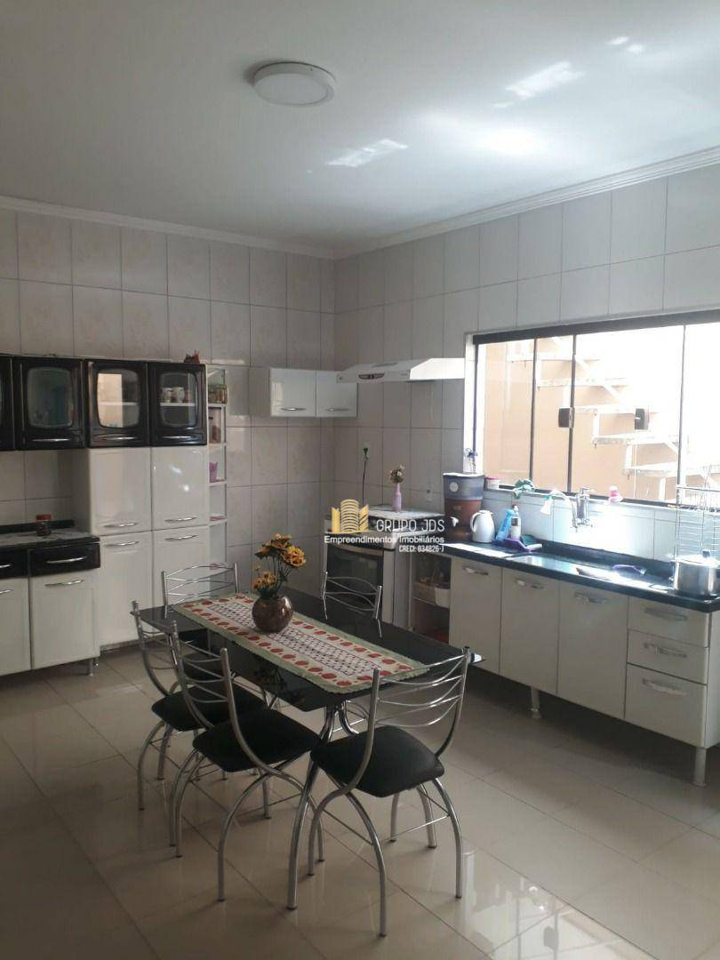 Casa à venda com 3 quartos, 360m² - Foto 4