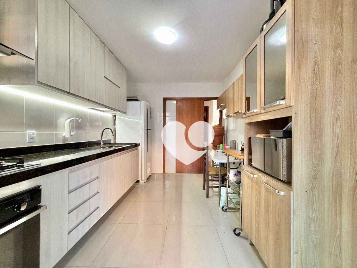 Casa à venda com 4 quartos, 180m² - Foto 5