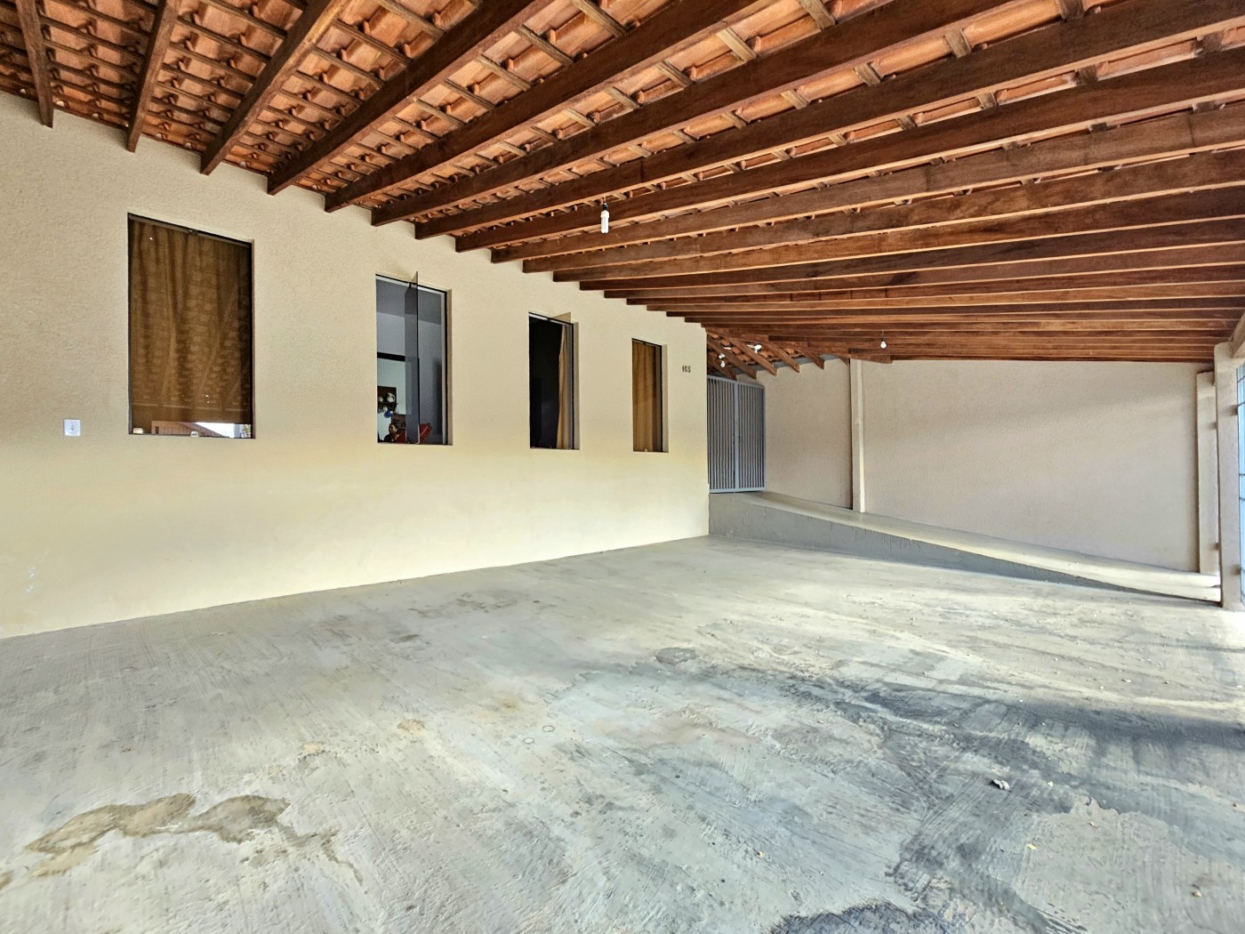 Casa à venda com 3 quartos, 300m² - Foto 2