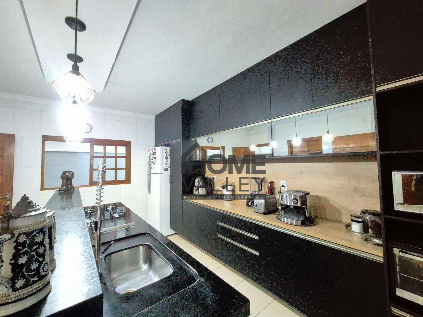 Casa de Condomínio à venda com 3 quartos, 236m² - Foto 15