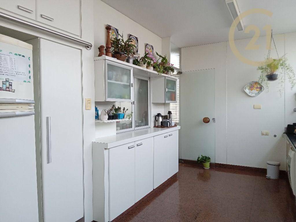 Apartamento à venda com 3 quartos, 300m² - Foto 19