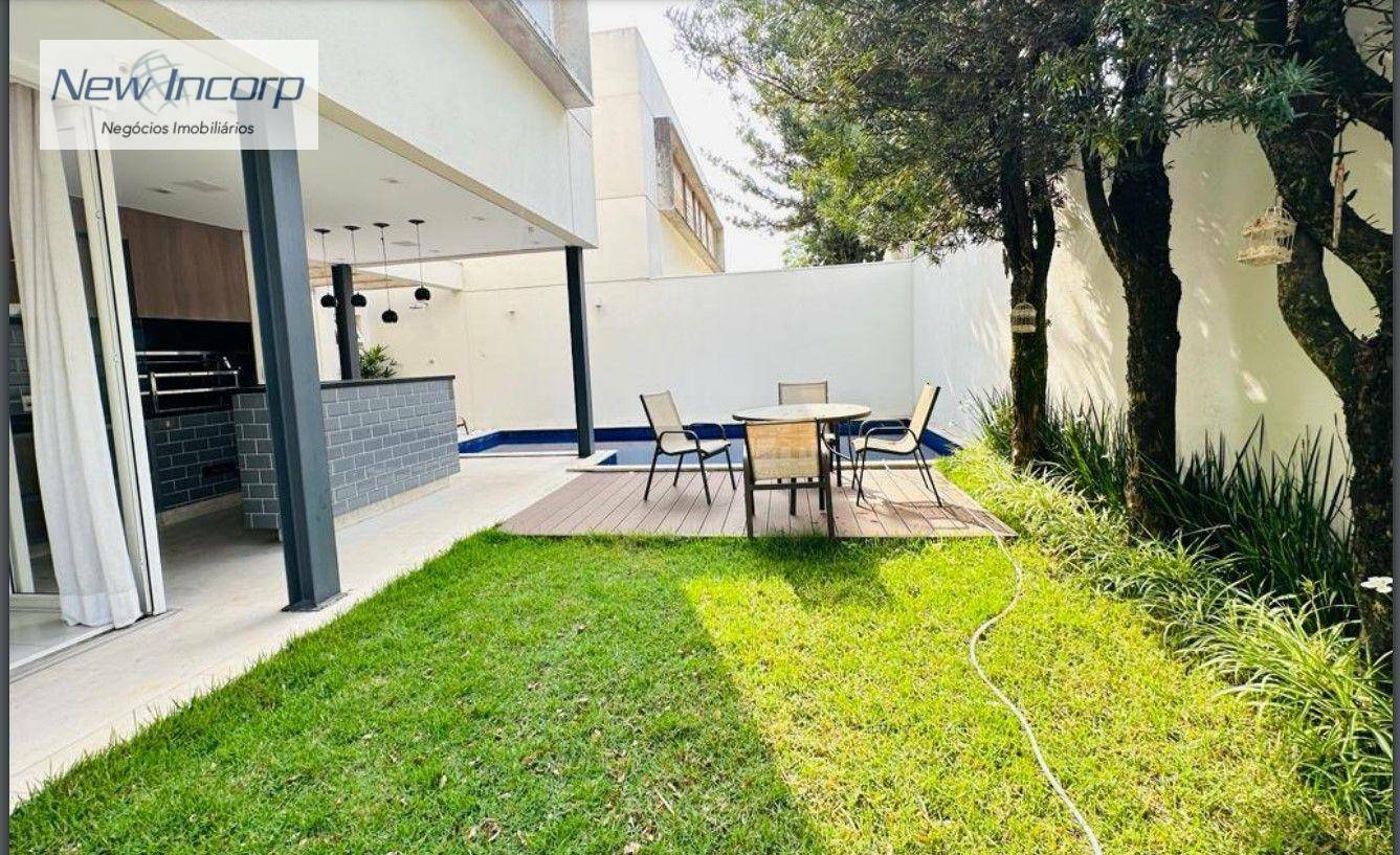 Casa de Condomínio à venda com 4 quartos, 310m² - Foto 2