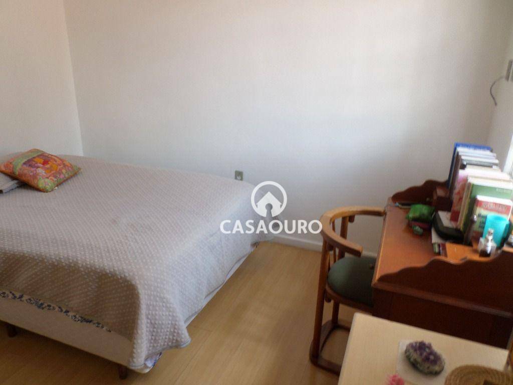 Casa à venda com 4 quartos, 300m² - Foto 19