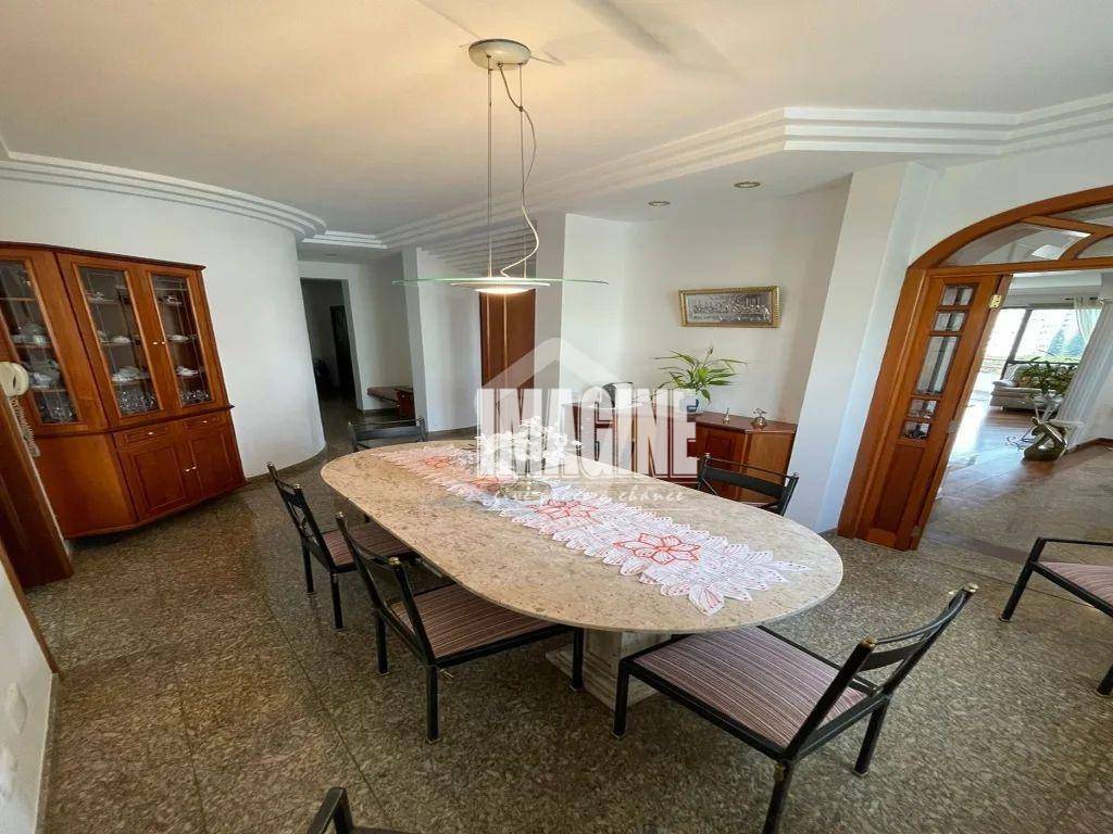 Apartamento à venda com 4 quartos, 262m² - Foto 11