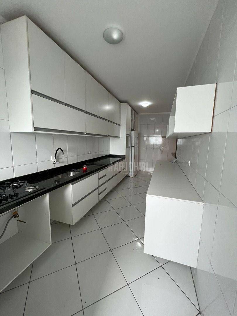 Apartamento à venda com 3 quartos, 105m² - Foto 5