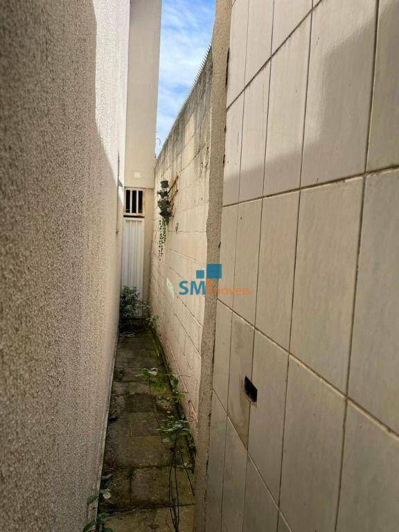 Sobrado à venda com 4 quartos, 200m² - Foto 7