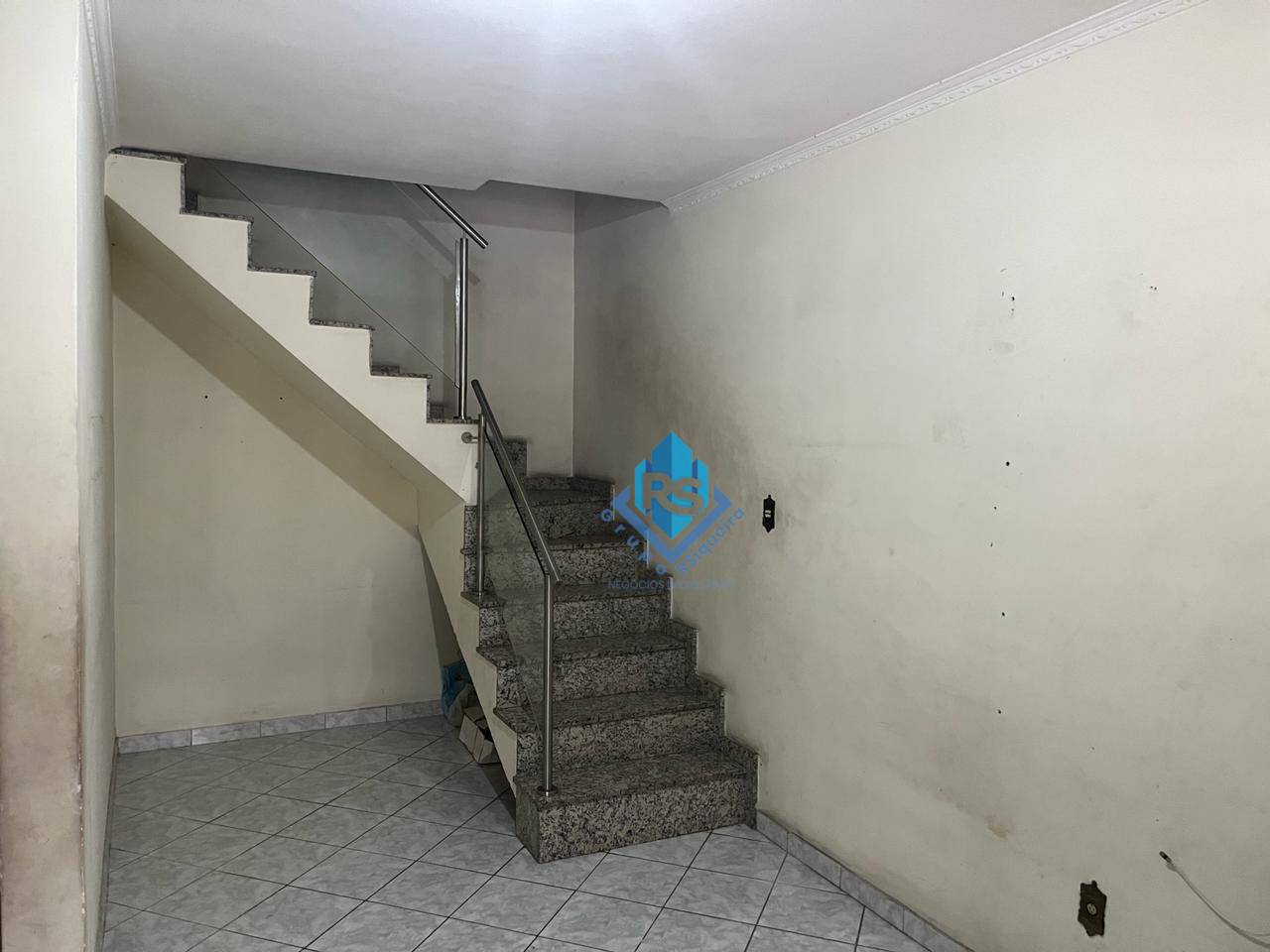 Sobrado à venda com 6 quartos, 240m² - Foto 4