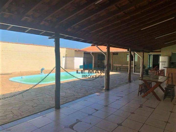 Casa à venda e aluguel com 2 quartos, 240m² - Foto 1