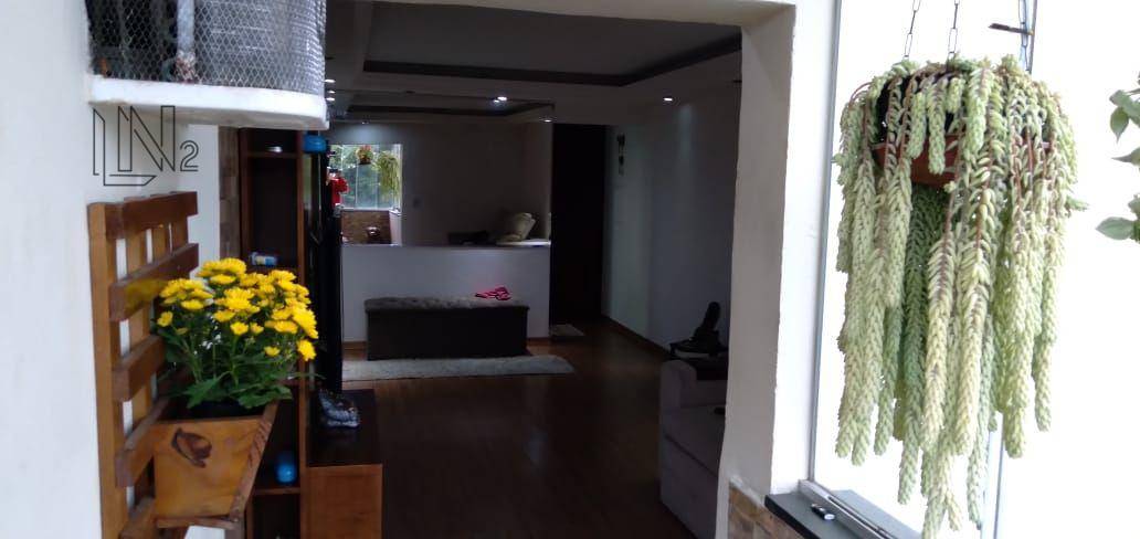 Apartamento à venda com 2 quartos, 64m² - Foto 4