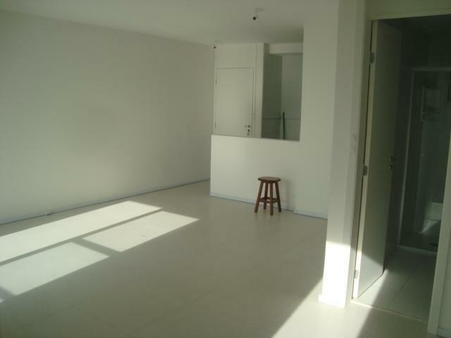 Apartamento para alugar com 2 quartos, 69m² - Foto 3