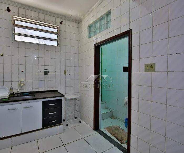 Casa à venda e aluguel com 2 quartos, 250m² - Foto 13