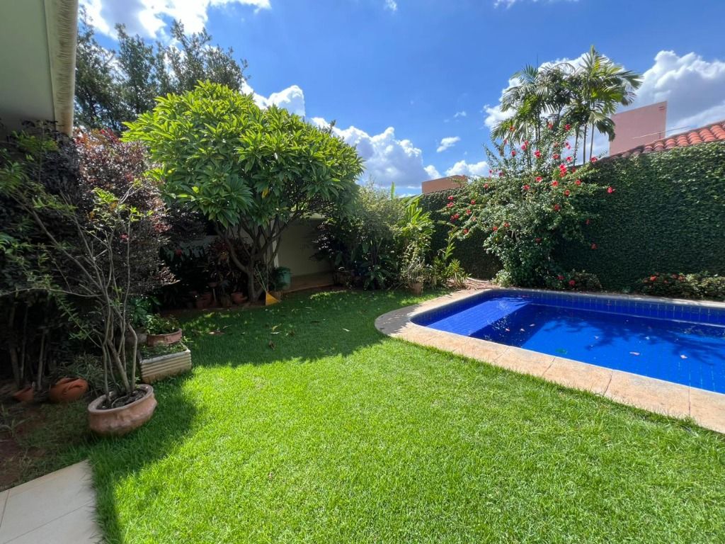 Casa de Condomínio à venda com 3 quartos, 460m² - Foto 1