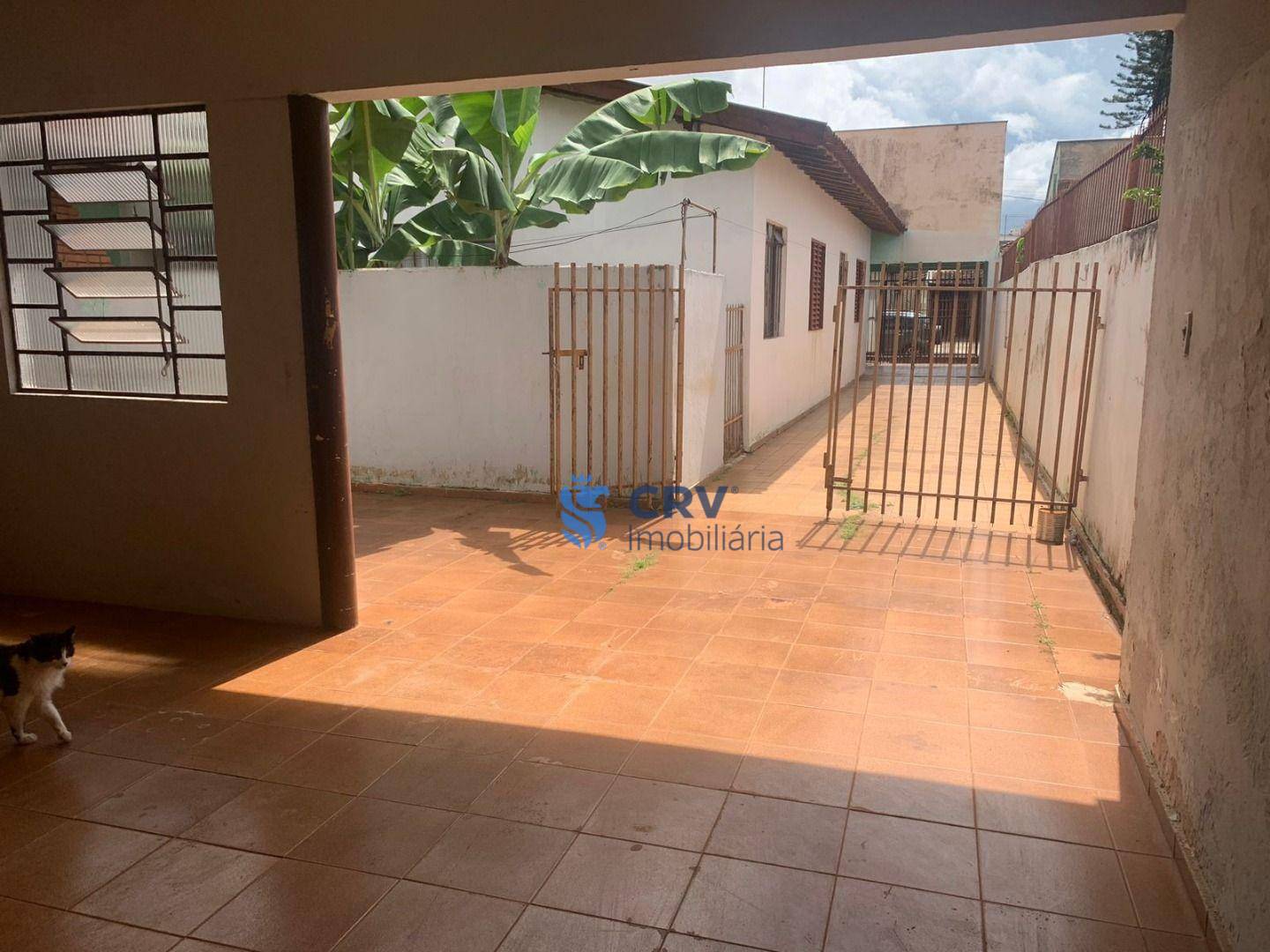 Casa à venda com 7 quartos, 245m² - Foto 3