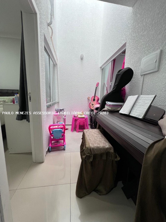 Casa à venda com 3 quartos, 180m² - Foto 11