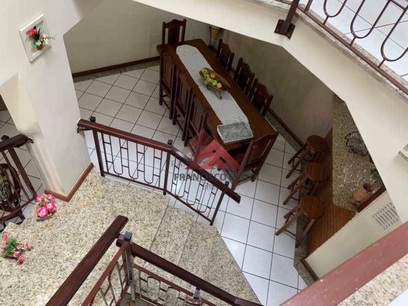 Casa à venda com 4 quartos, 360m² - Foto 12