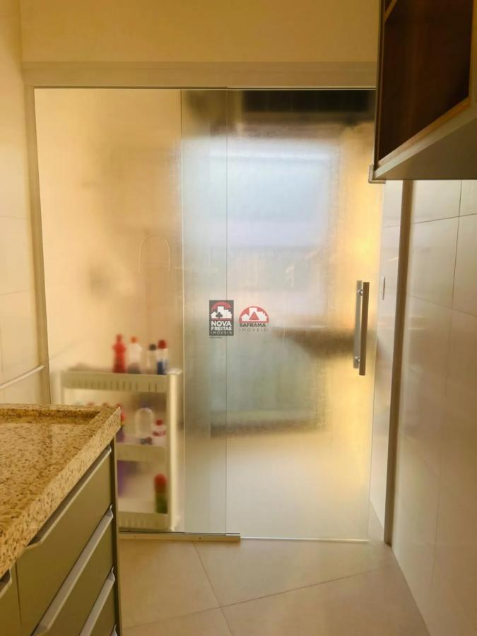 Apartamento à venda com 2 quartos, 62m² - Foto 5