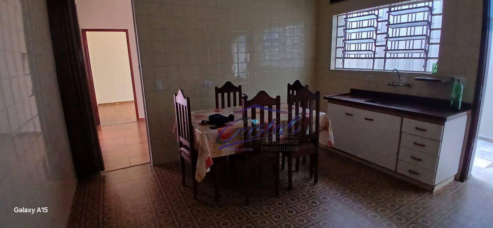 Casa para alugar com 4 quartos, 250m² - Foto 5